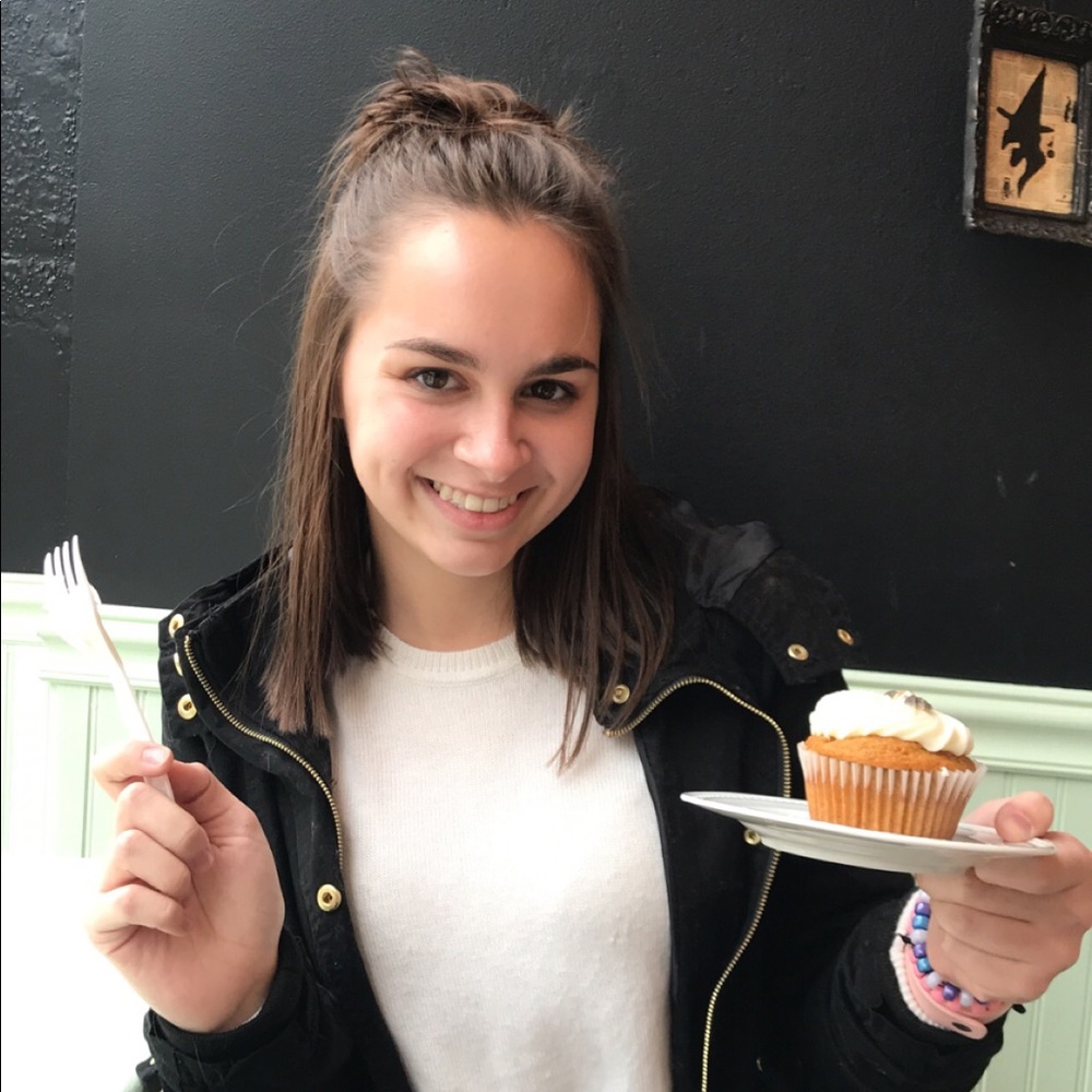 Meet your Posher, Rebecca